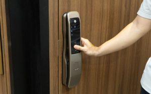 Vì sao nên sử dụng khoá cửa thông minh Yale?