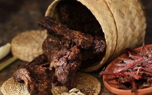 thịt trâu gác bếp