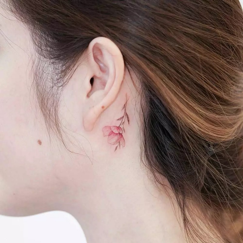 Tattoo ở sau tai cho nữ
