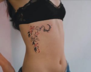 Tattoo ở sườn ngực cho nữ